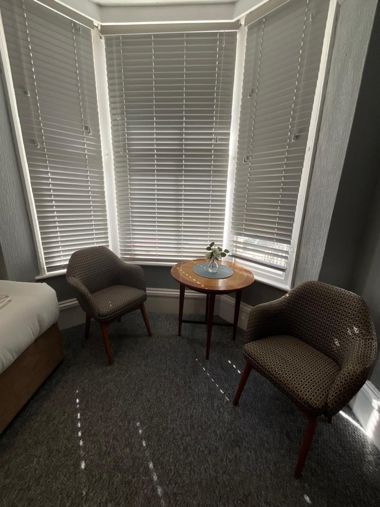 Sterling Lodge Hotel Истборн Екстериор снимка
